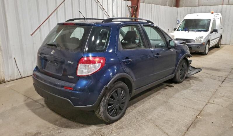 
								2010 Suzuki Sx4 full									