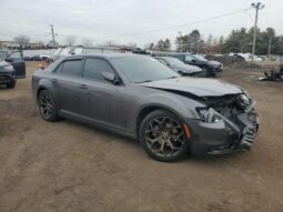 
										2016 Chrysler 300 full									
