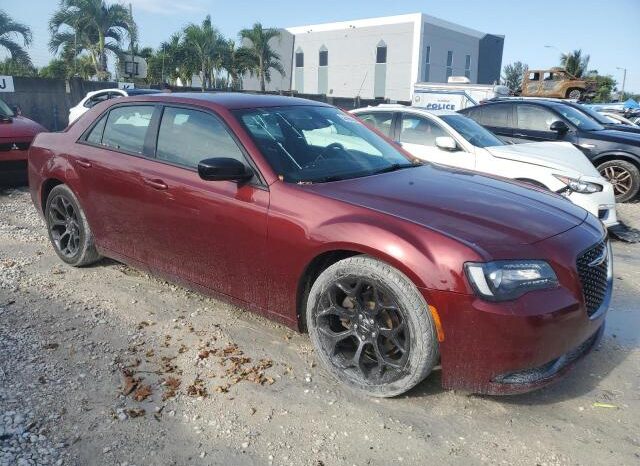 
								2019 Chrysler 300 full									