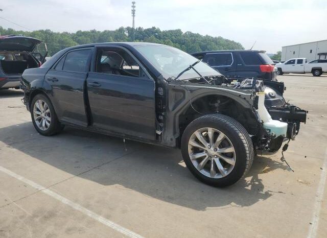 
								2019 Chrysler 300 full									