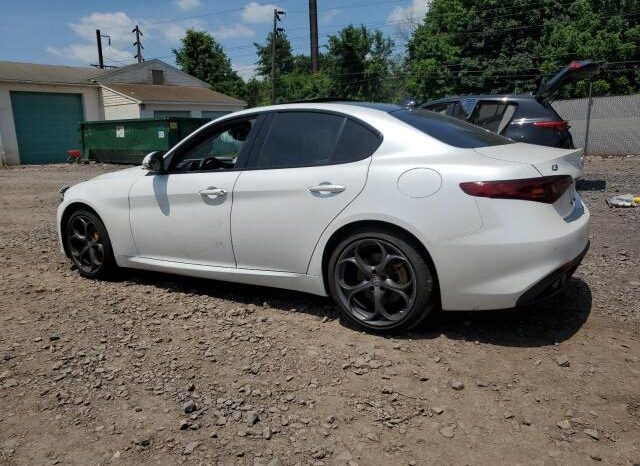
								2017 Alfa romeo Giulia full									