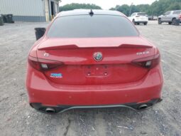 
										2017 Alfa romeo Giulia full									