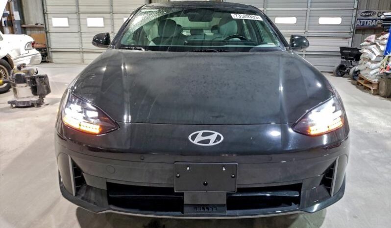 
								Hyundai IONIQ 6 full									