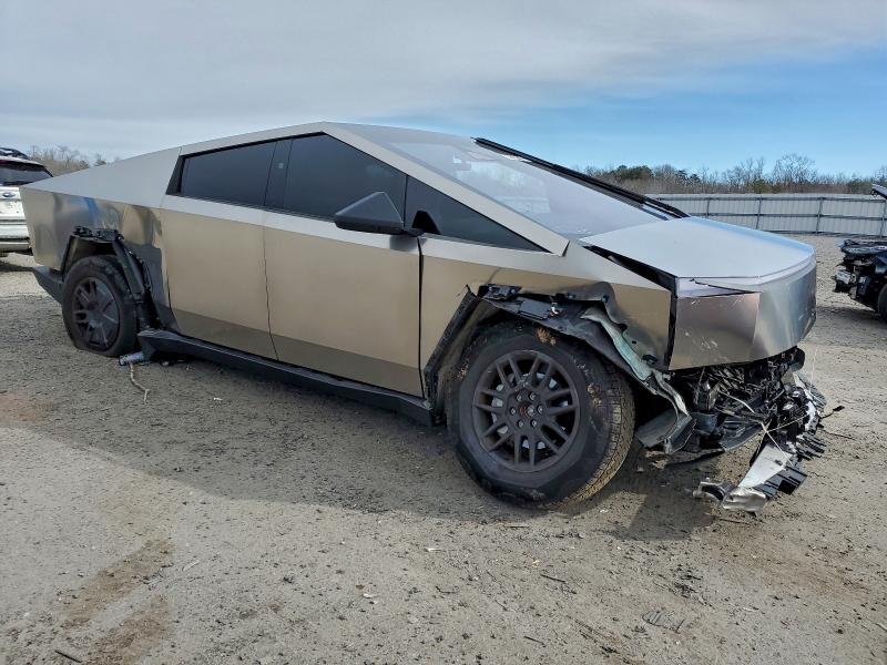 TESLA CYBERTRUCK