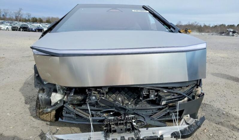 
								TESLA CYBERTRUCK full									