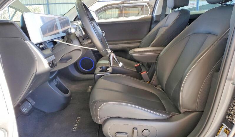 
								Hyundai IONIQ 5 full									