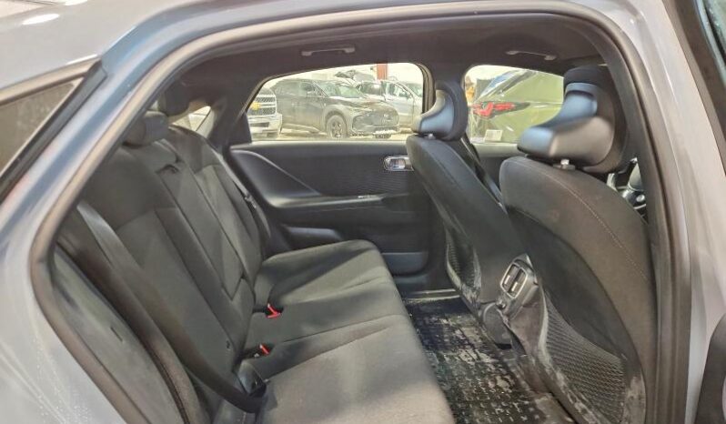 
								Hyundai IONIQ 6 full									