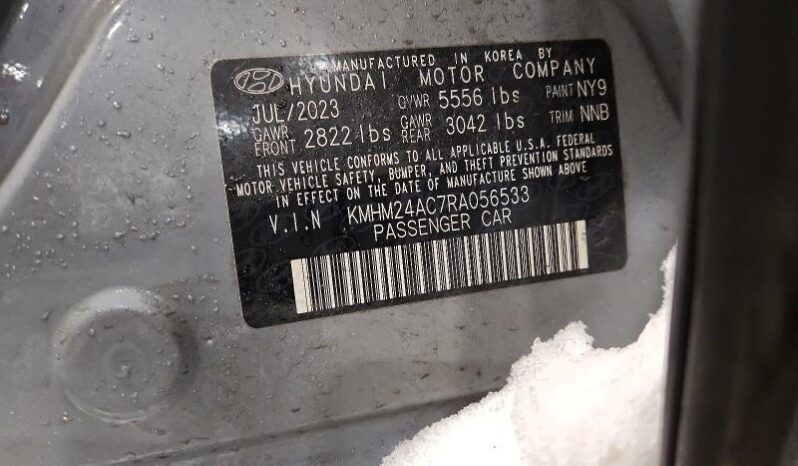 
								Hyundai IONIQ 6 full									