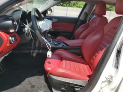 
										2017 Alfa romeo Giulia full									