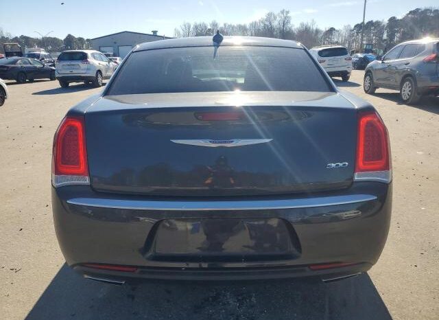 
								2019 Chrysler 300 full									