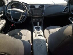 
										2013 Chrysler 200 tourin full									