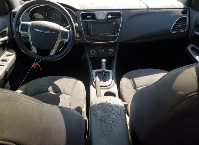 
								2013 Chrysler 200 tourin full									