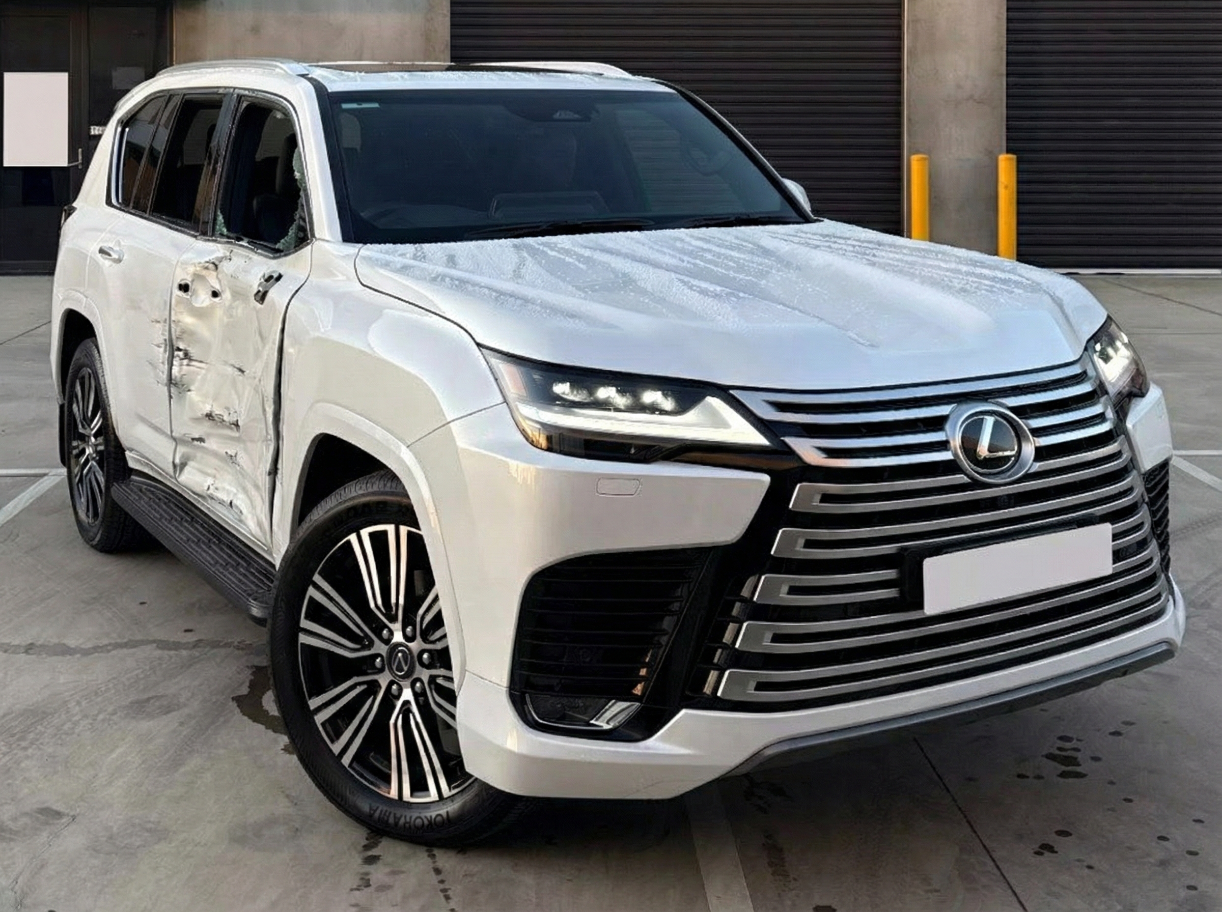 LEXUS LX600