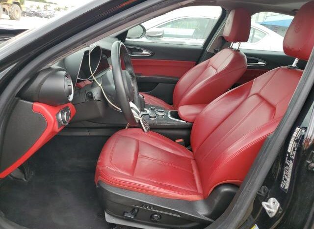 
								2021 Alfa romeo Giulia full									