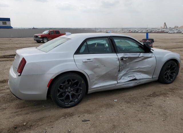 
								2019 Chrysler 300 full									