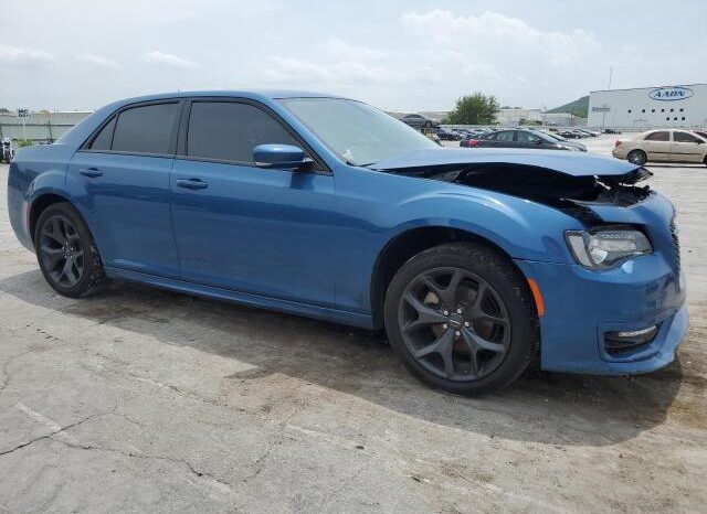 
								2022 Chrysler 300 full									