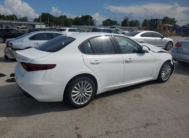 
								2022 Alfa romeo Giulia full									