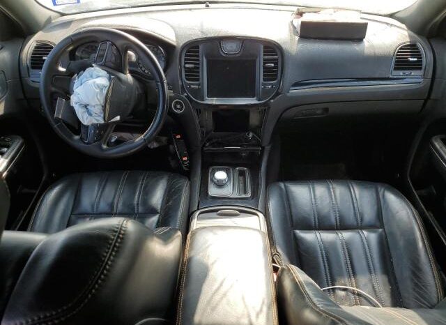 
								2017 Chrysler 300 full									