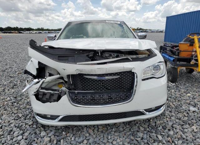 
								2019 Chrysler 300 full									