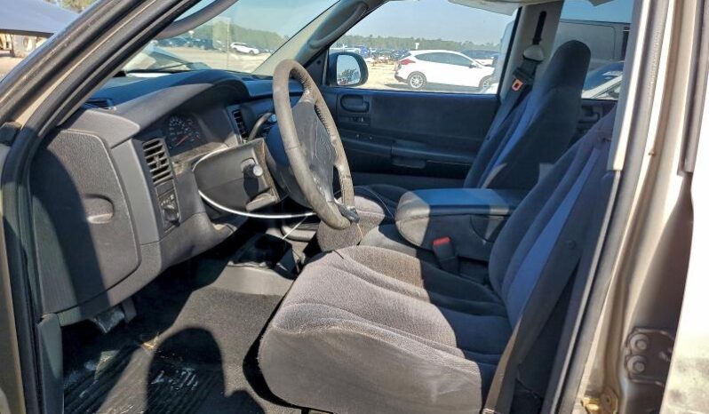 
								2004 Dodge Dakota full									