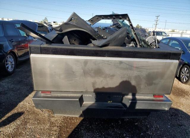 
								TESLA CYBERTRUCK full									