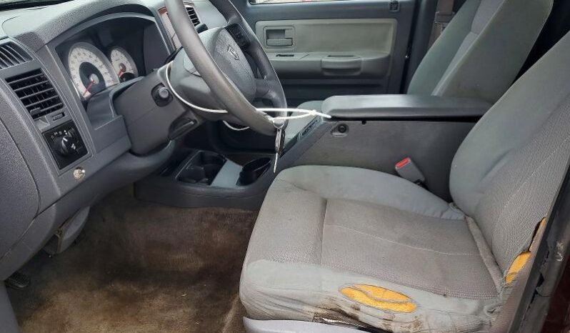 
								2005 Dodge Dakota full									