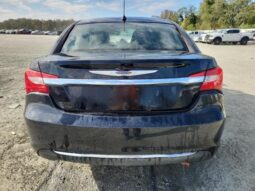 
										2013 Chrysler 200 tourin full									