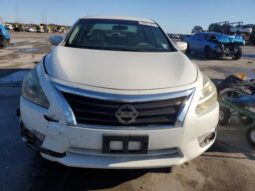 
										2015 Nissan Altima 2.5 full									