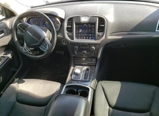 
								2018 Chrysler 300 full									