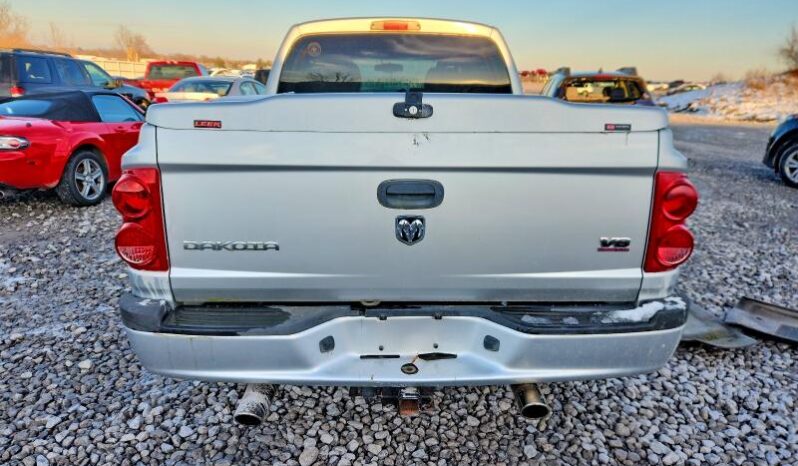 
								2005 Dodge Dakota full									