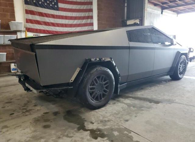 
								TESLA CYBERTRUCK full									