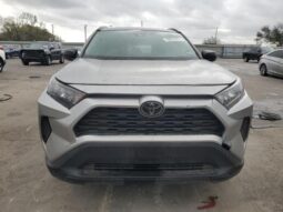 
										2019 Toyota Rav4 full									