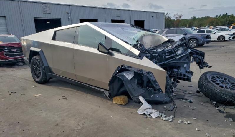 
								TESLA CYBERTRUCK full									
