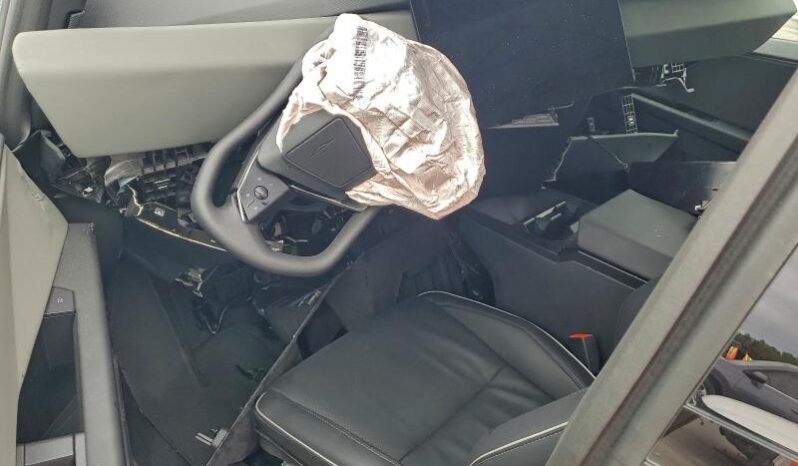 
								TESLA CYBERTRUCK full									