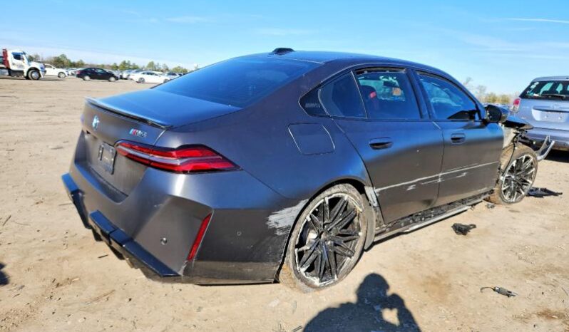 
								2025 BMW M5 full									