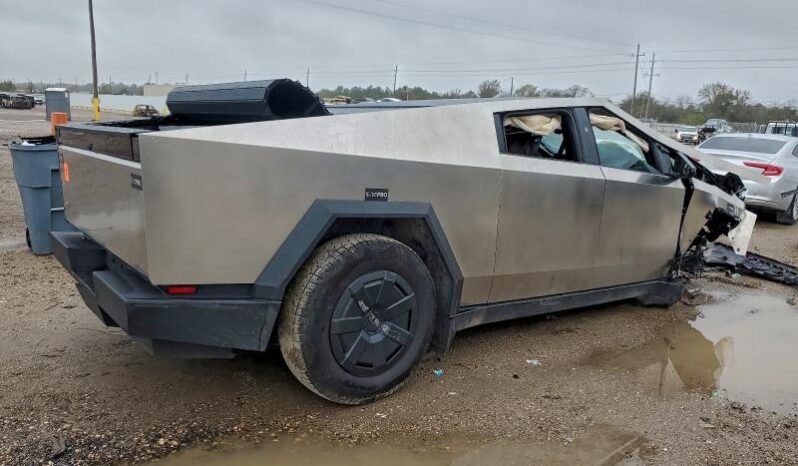 
								TESLA CYBERTRUCK full									