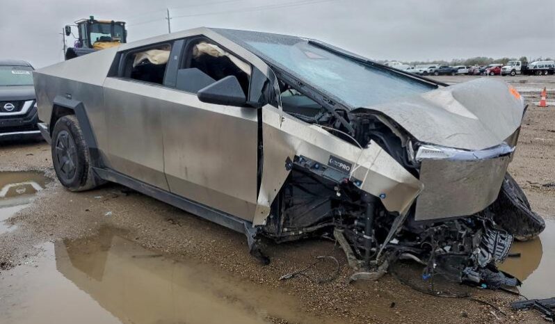 
								TESLA CYBERTRUCK full									