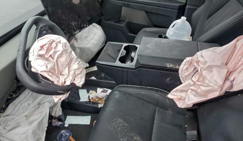 
								TESLA CYBERTRUCK full									