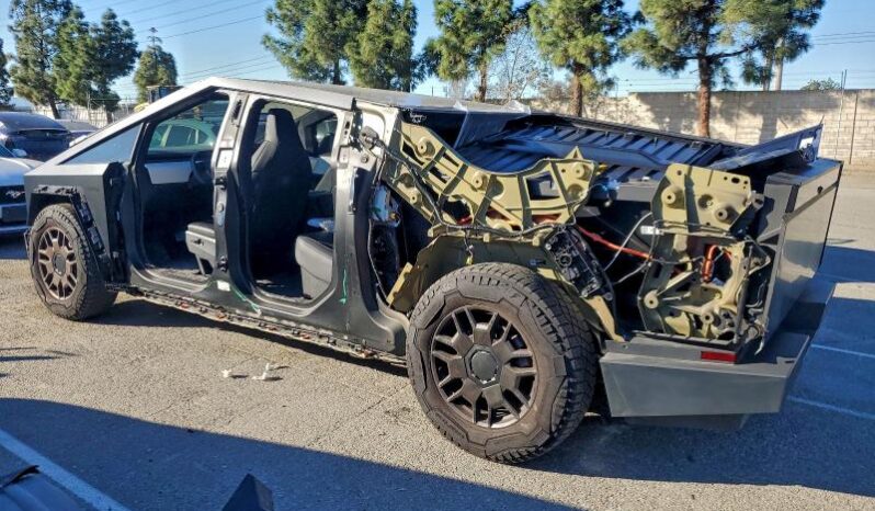 
								TESLA CYBERTRUCK full									