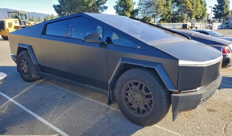 
								TESLA CYBERTRUCK full									