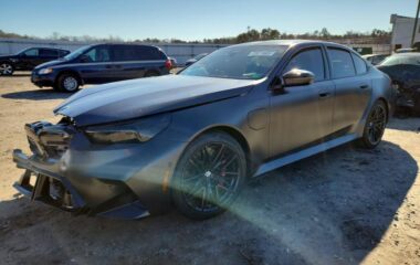 2025 BMW M5