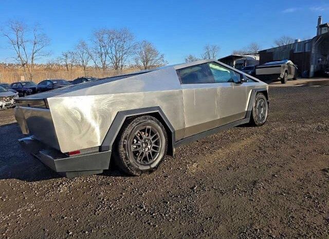 
								TESLA CYBERTRUCK full									