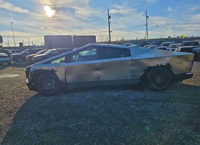 
								TESLA CYBERTRUCK full									