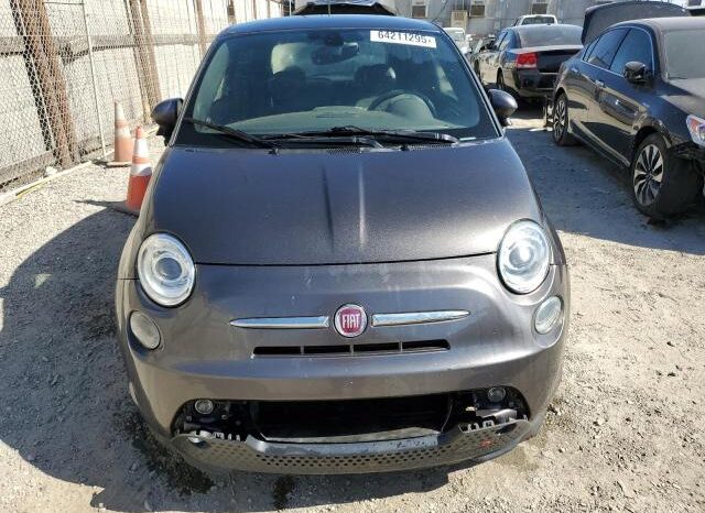 
								2016 Fiat 500 full									