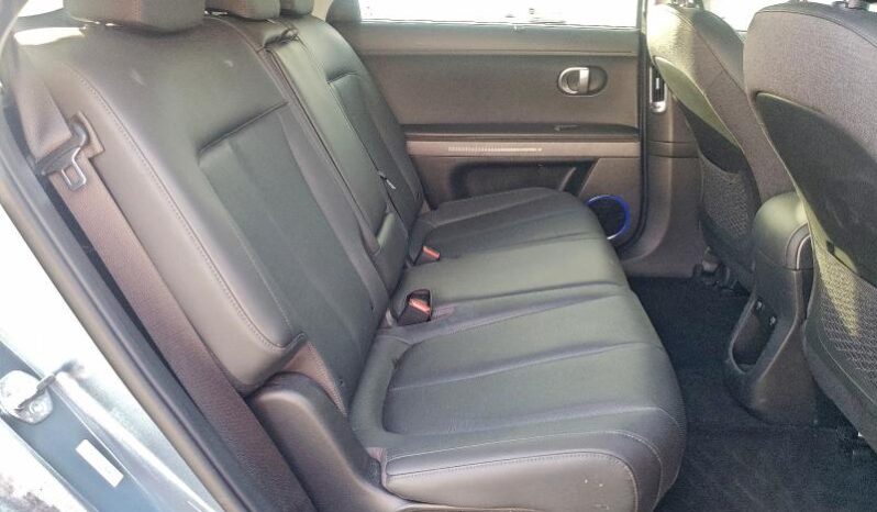 
								Hyundai IONIQ 5 full									