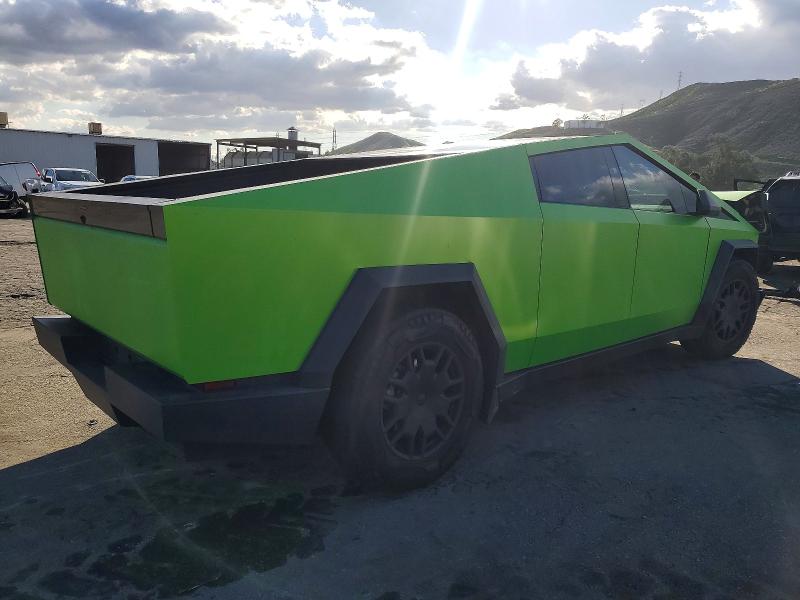 TESLA CYBERTRUCK