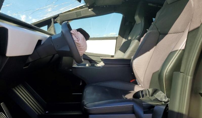 
								TESLA CYBERTRUCK full									