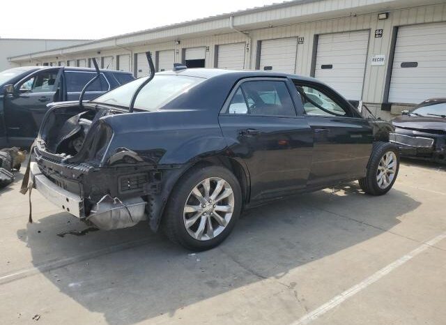 
								2019 Chrysler 300 full									