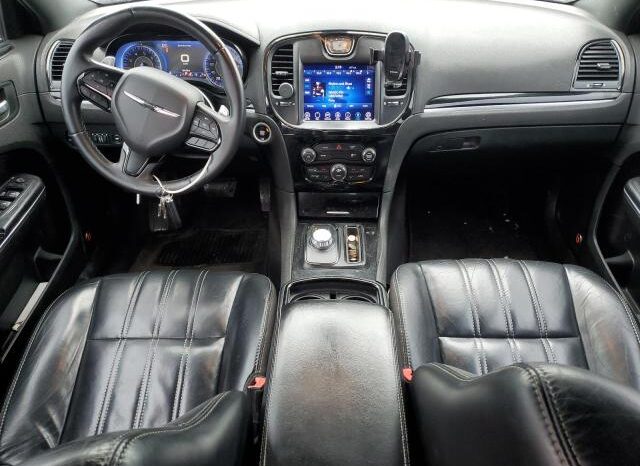 
								2017 Chrysler 300 full									