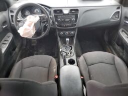 
										2013 Chrysler 200 lx full									